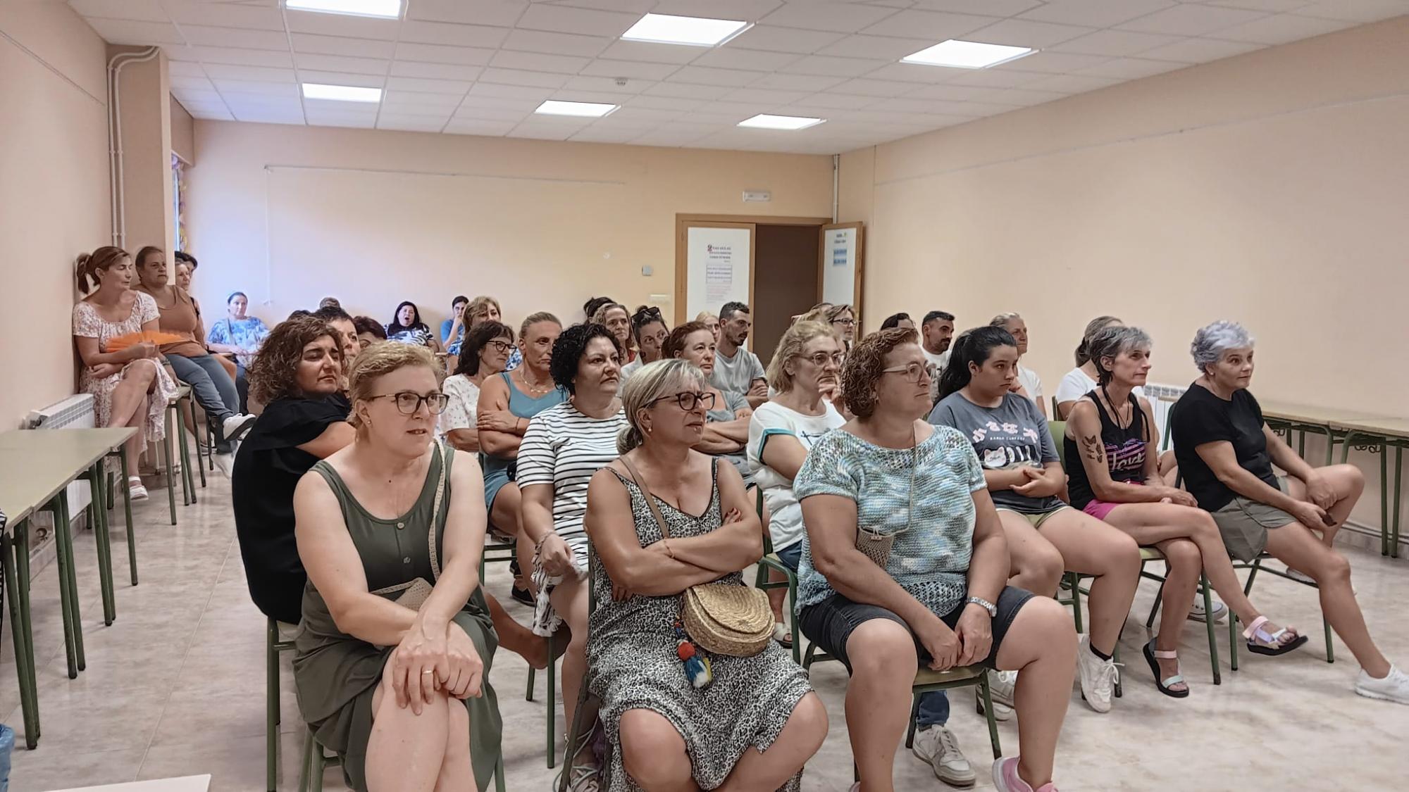 Presentación de resultados das recollidas de lixo mariño e algas de arribazón. Proxecto 2024-2025